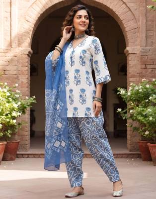 White floral printed cotton kurta set 5