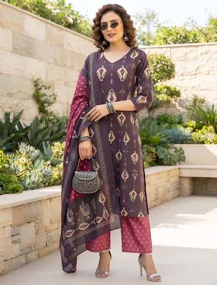Burgundy floral printed cotton kurta set 5