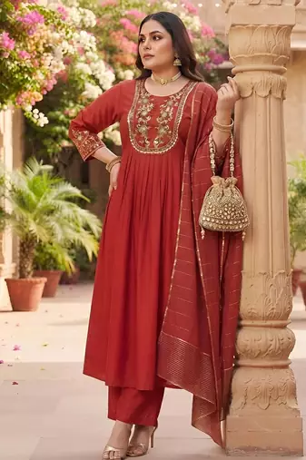Red hand embroidered chanderi silk kurta set