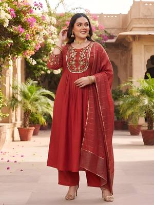 Red hand embroidered chanderi silk kurta set 5