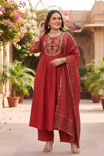 Red hand embroidered chanderi silk kurta set