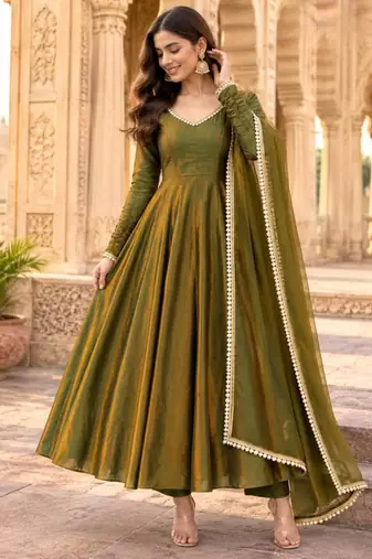 Green silk blend lace flared gown set