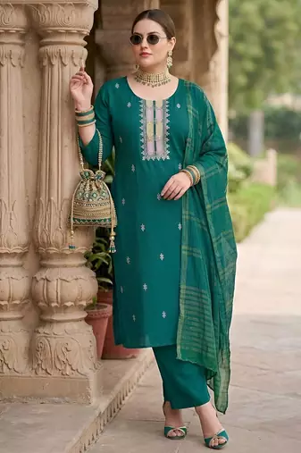 Green hand embroidered chanderi silk kurta set
