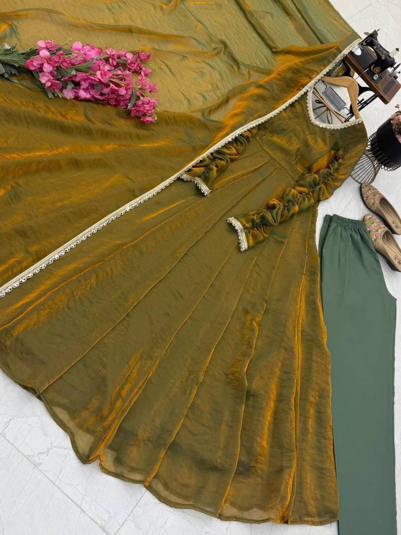 Green silk blend lace flared gown set