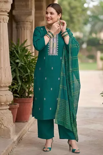 Green hand embroidered chanderi silk kurta set