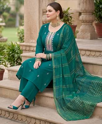 Green hand embroidered chanderi silk kurta set 5