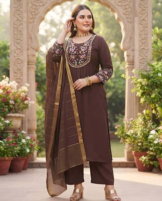 Brown hand embroidered chanderi silk kurta set 3