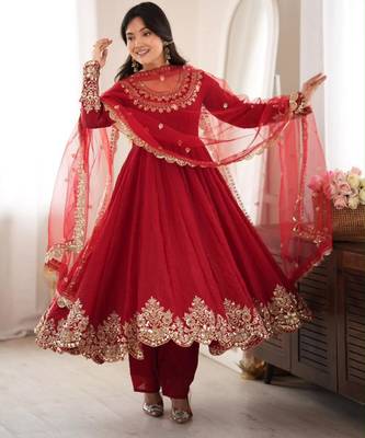 Red silk blend embroidered flared gown set 1