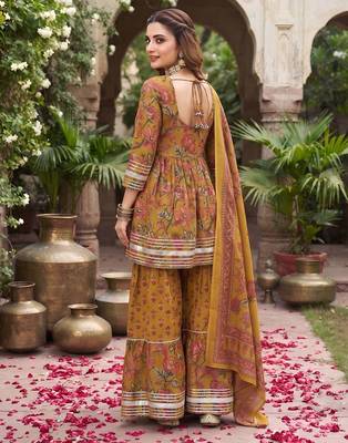 Mustard floral printed cotton kurta set 2