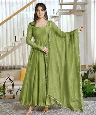 Green silk blend plain flared gown set 2