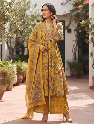 Yellow floral printed cotton kurta set 4