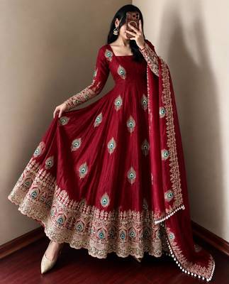 Maroon silk blend embroidered flared gown set 2