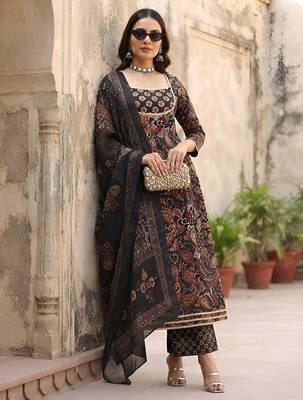 Black floral printed cotton kurta set 4