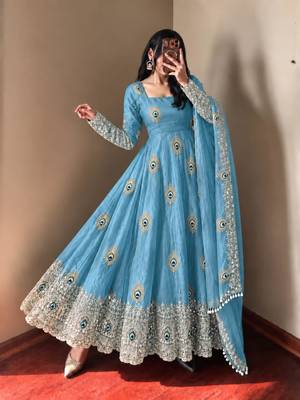 Sky-blue silk blend embroidered flared gown set 4