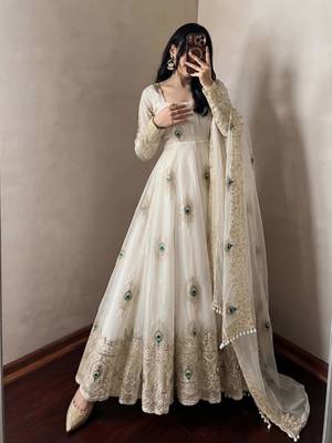 Cream silk blend embroidered flared gown set 3