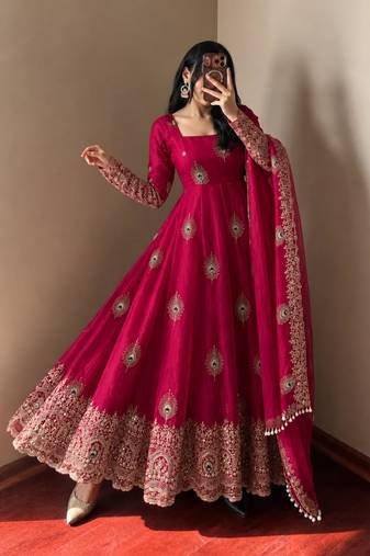 Rani-pink silk blend embroidered flared gown set