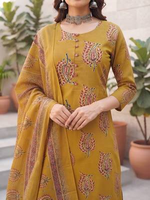 Yellow floral printed cotton kurta set 3