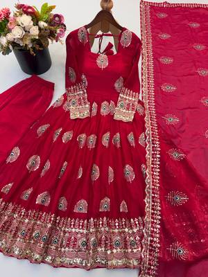 Rani-pink silk blend embroidered flared gown set 3