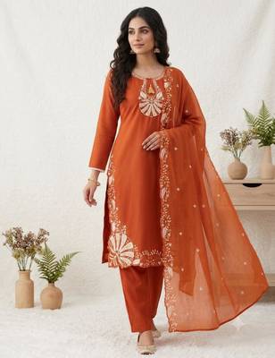 Orange silk blend embroidered kurta set 1