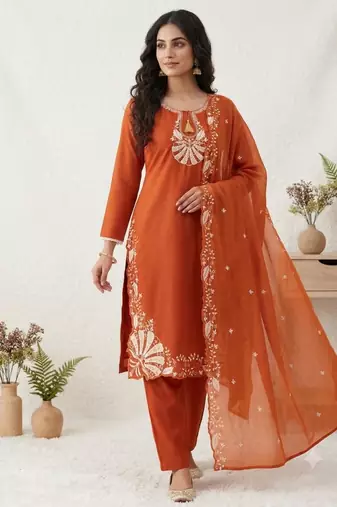 Orange silk blend embroidered kurta set