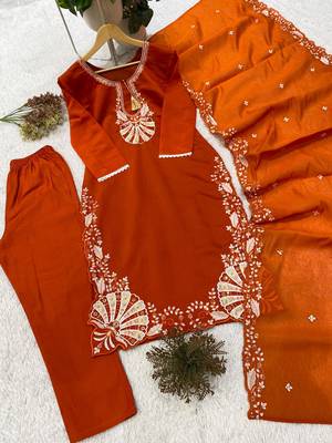 Orange silk blend embroidered kurta set 3
