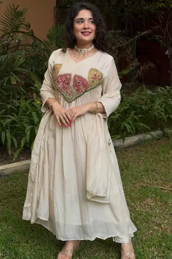 Cream chanderi embroidered kurta set