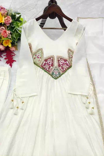 Cream chanderi embroidered kurta set
