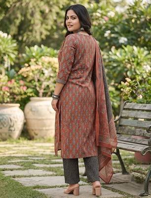 Maroon floral printed cotton kurta set 2