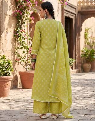 Green floral printed cotton kurta set 2