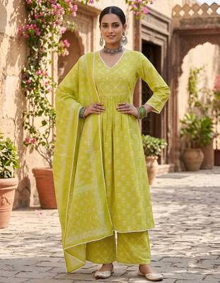 Green floral printed cotton kurta set 3