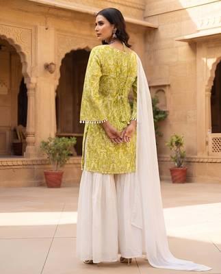 Green floral printed cotton kurta set 2