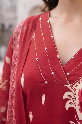 Red floral printed cotton kurta set