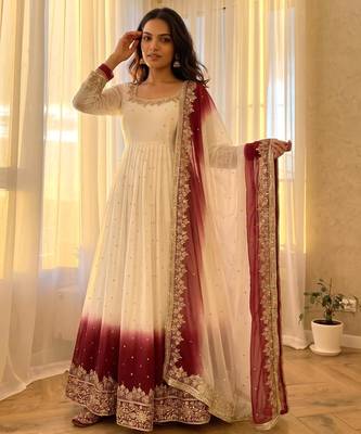Off-white georgette embroidered flared gown set 2