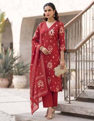 Red floral printed cotton kurta set 4