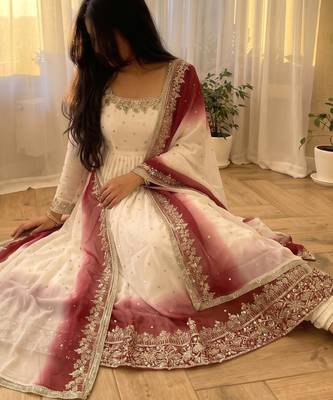 Off-white georgette embroidered flared gown set 3