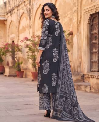 Black floral printed cotton kurta set 2