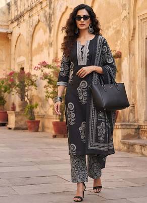 Black floral printed cotton kurta set 3