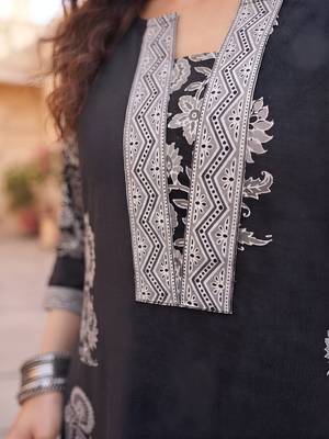 Black floral printed cotton kurta set 5