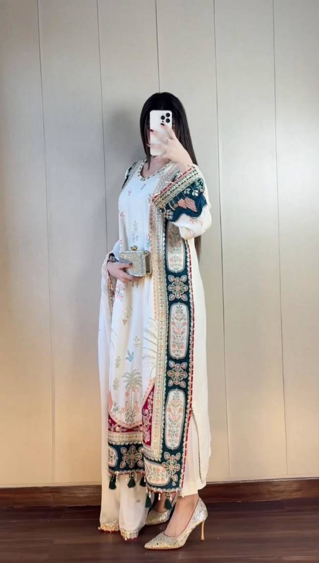 Off-white silk blend embroidered kurta set