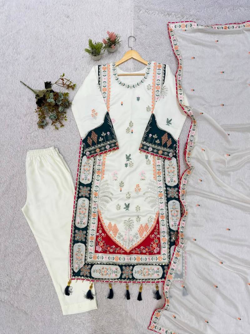 Off-white silk blend embroidered kurta set