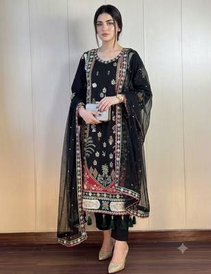 Black silk blend embroidered kurta set 1