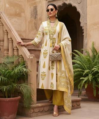 White floral printed cotton kurta set 4