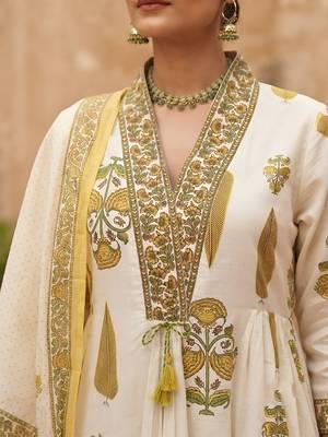 White floral printed cotton kurta set 5