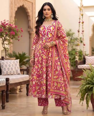 Pink floral printed cotton kurta set 1