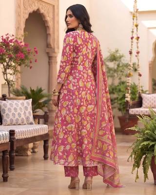 Pink floral printed cotton kurta set 2