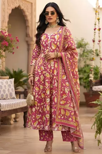 Pink floral printed cotton kurta set