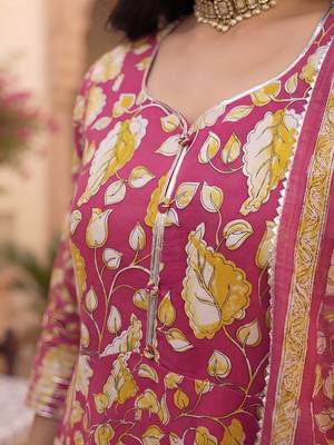Pink floral printed cotton kurta set 5