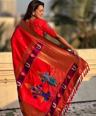 Red Woven Design Silk Blend Paithani Saree with blouse  4