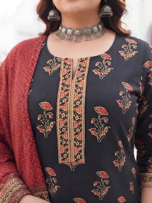 Black floral printed cotton kurta set 4