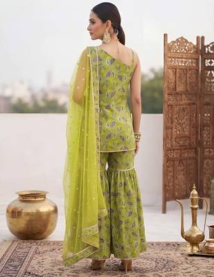 Green floral printed cotton kurta set 2